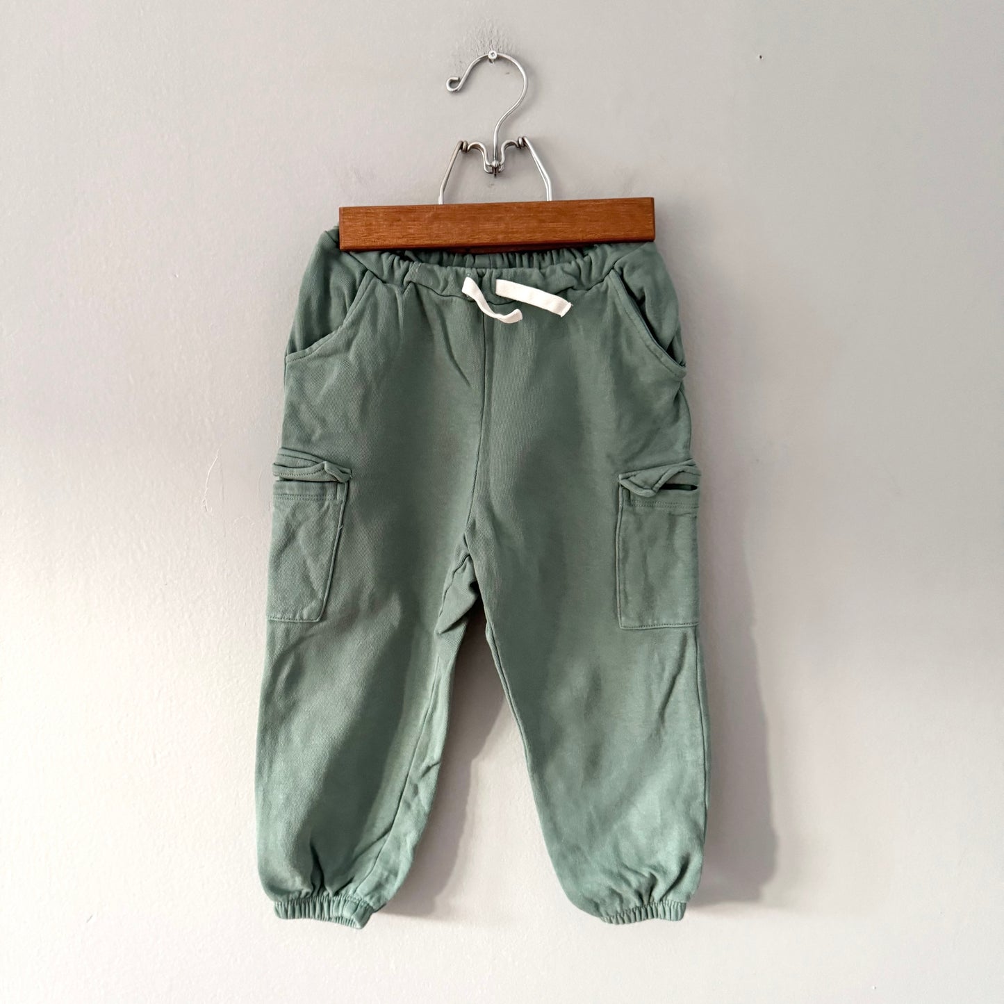 H&M / Smokey green sweatpants / 2-3Y