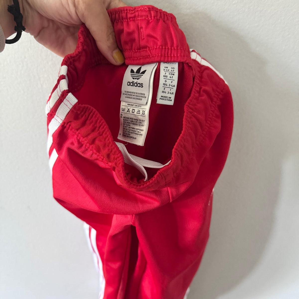 Adidas / Red sweatpants / 3-4Y