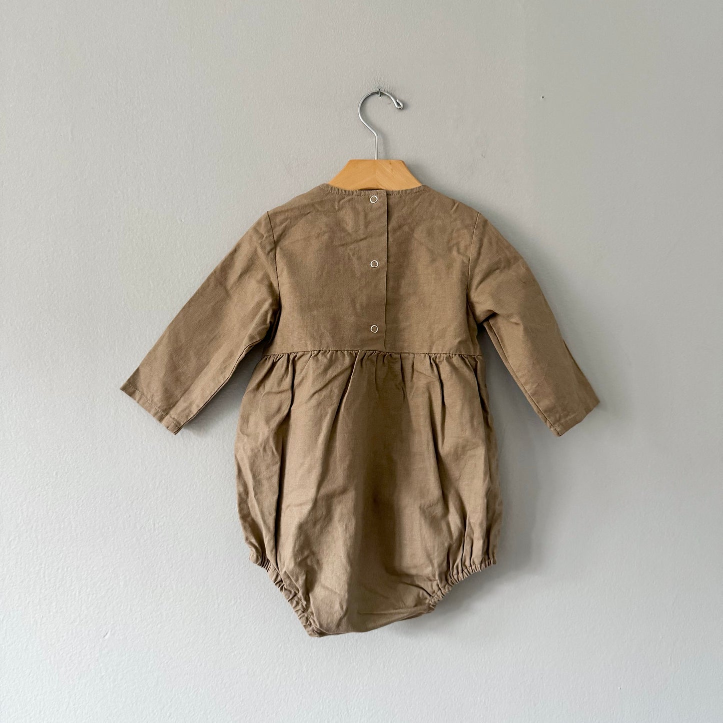 Les Petites Natures / Linen & cotton long sleeve romper / 3T