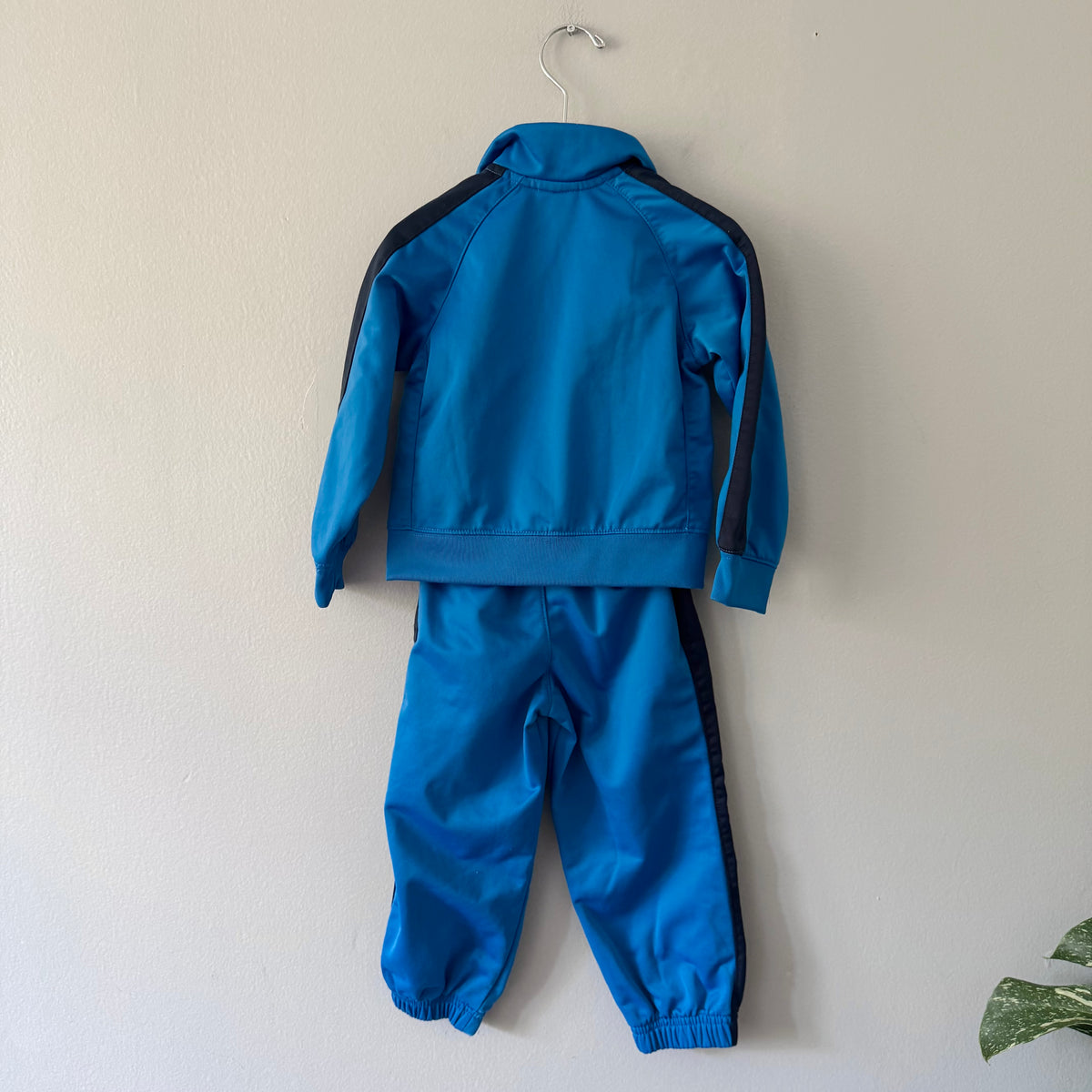 Nike / Blue x black track suit set / 2T