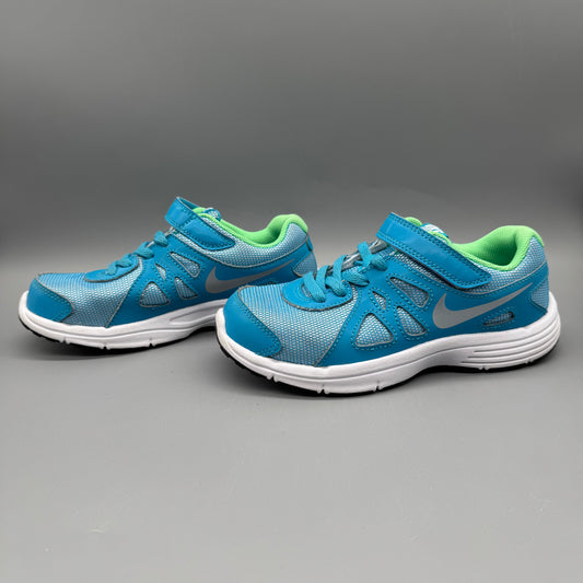 Nike / Running Shoes / J2