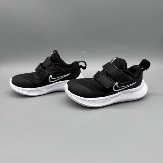 Nike / Running Shoes / US7