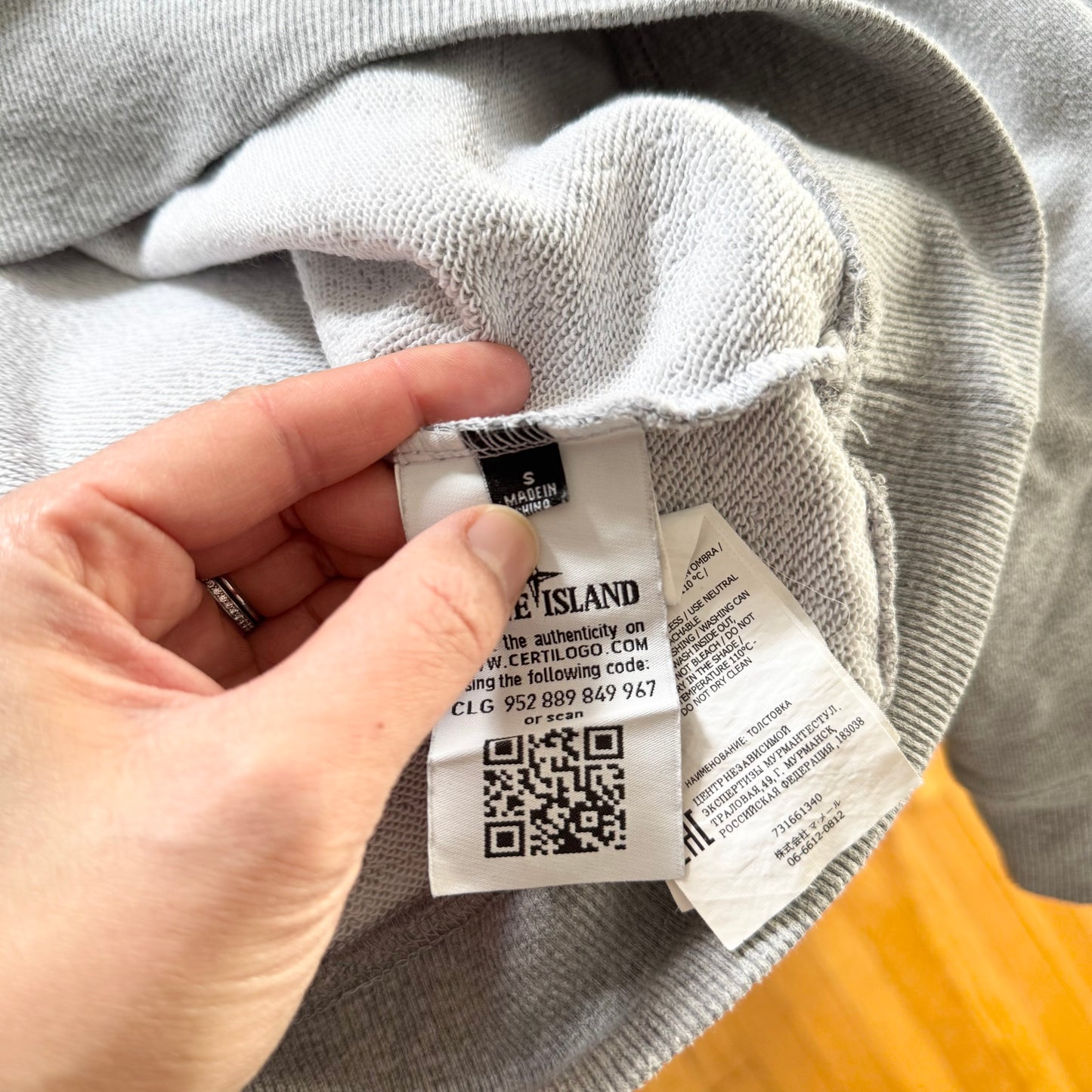 Stone Island / Light grey sweatshirt / Mens S