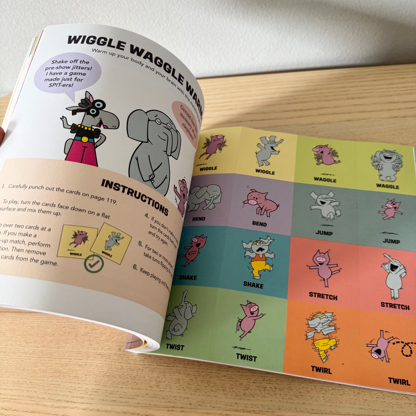 [Brand New] Elephant & Piggie Activity Book / Mo Willems