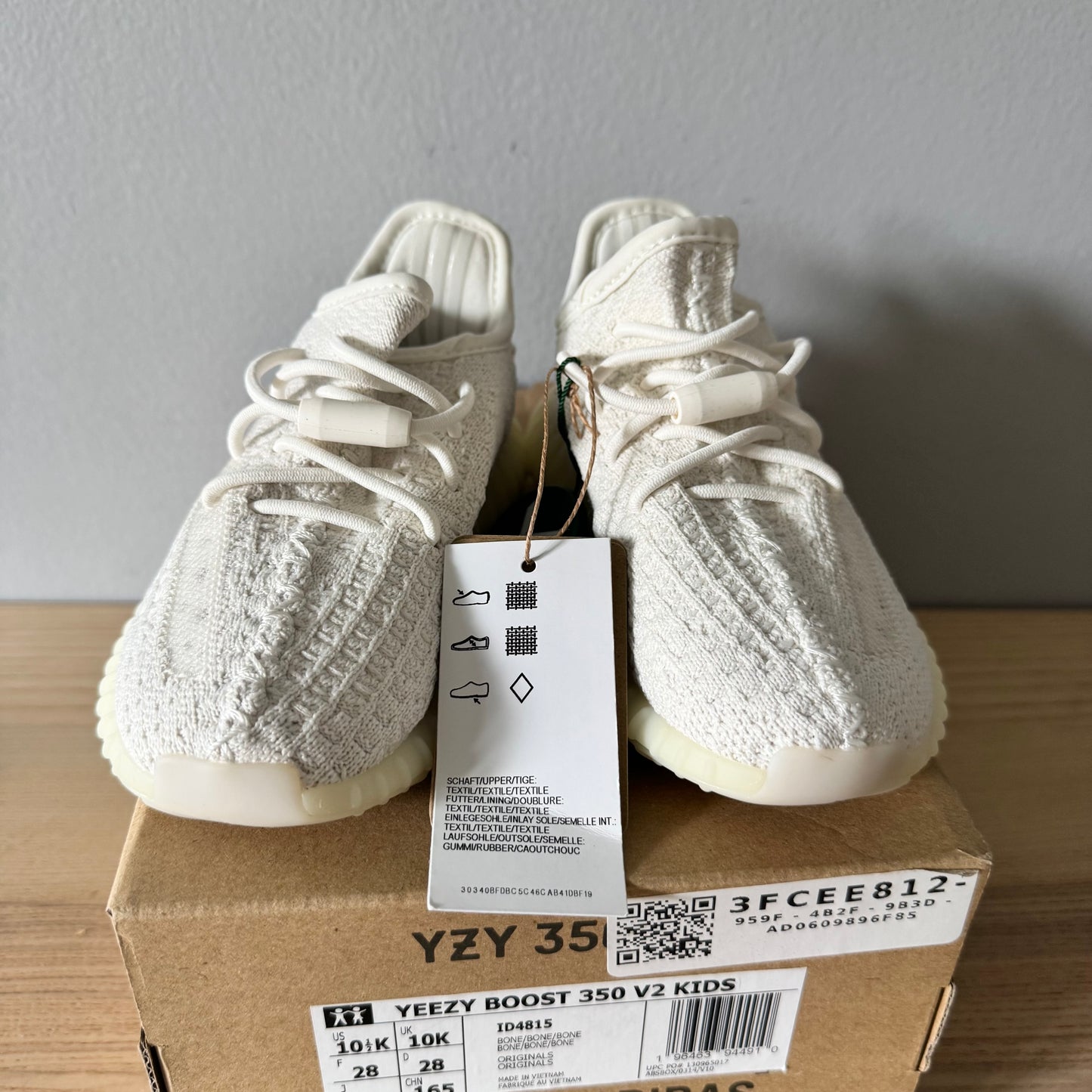 Adidas  / Yeezy boost / US10.5 - New with tag