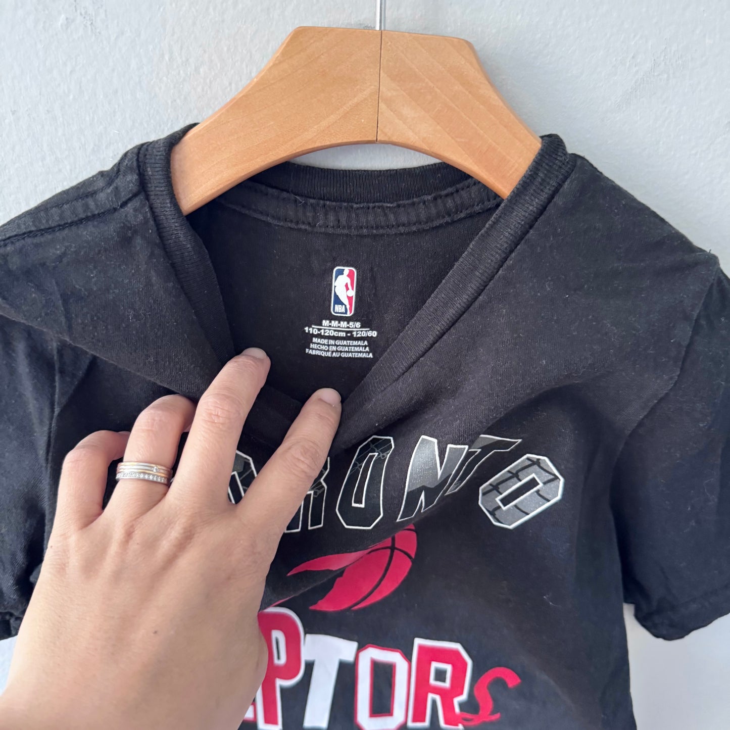NBA / Toronto Raptors black T-shirt / 5-6Y
