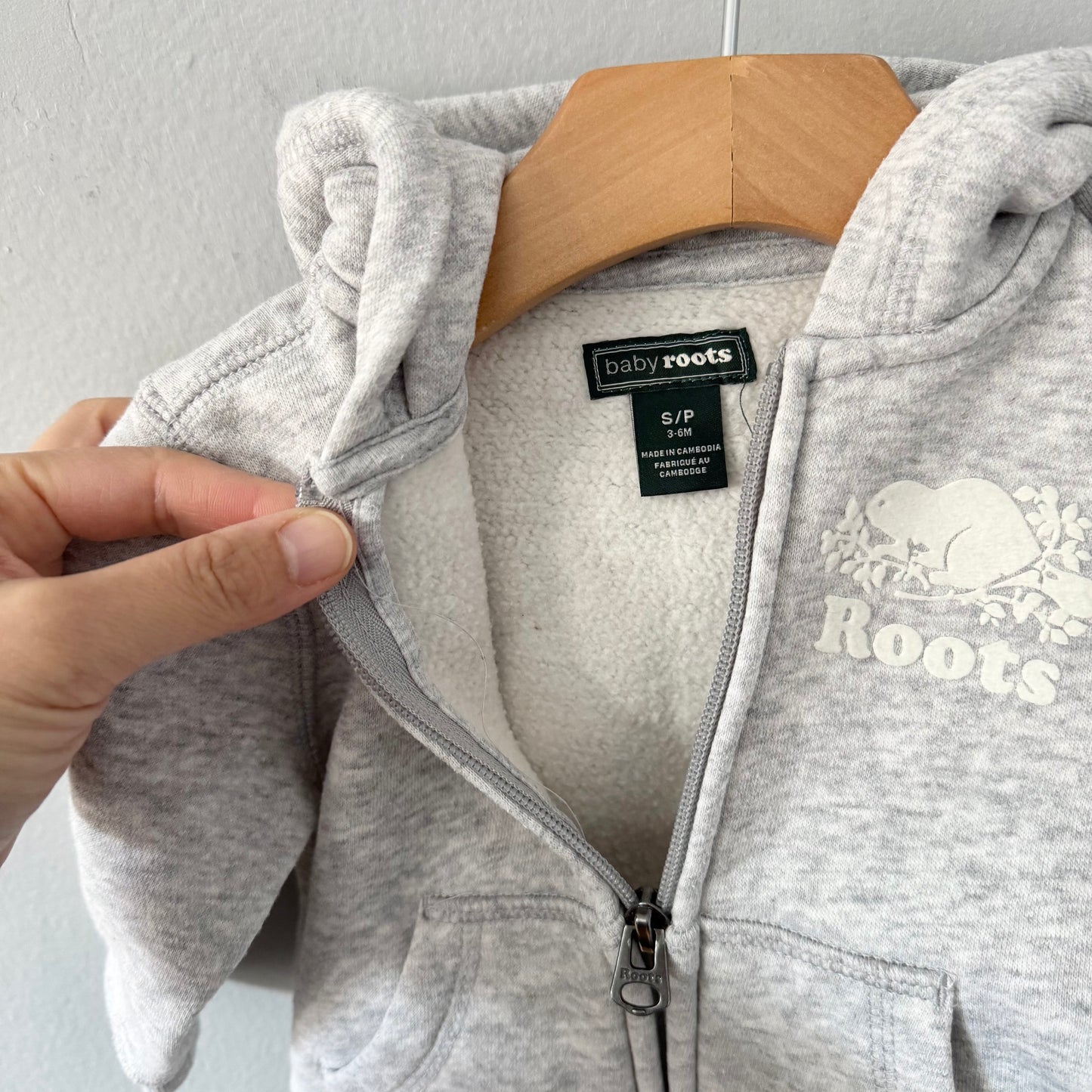 Roots / Light grey zip up hoodie / 3-6M