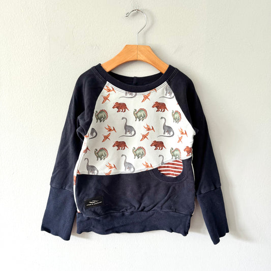 Wheat & Wild flower / Navy x dinosaur sweatshirt / 3-6T