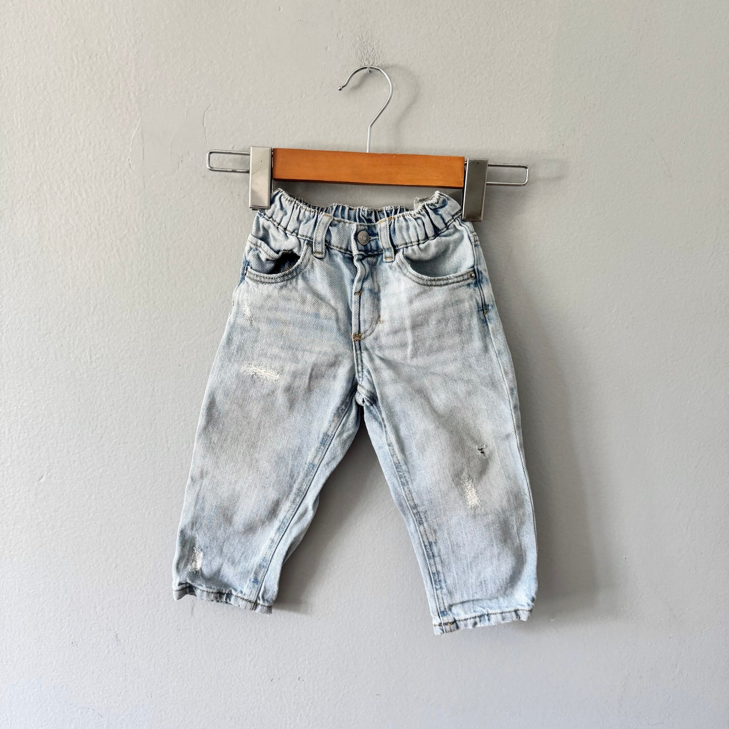Zara / Light damaged denim / 12-18M