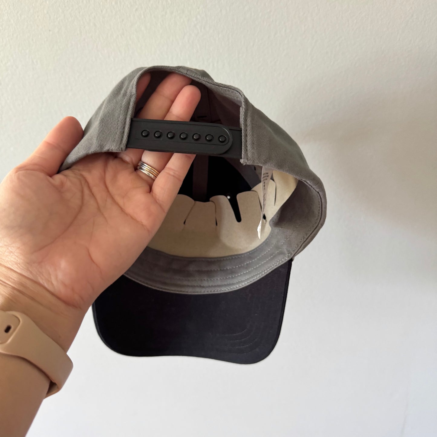 Roots / Grey x black logo cap / Youth - New with tag