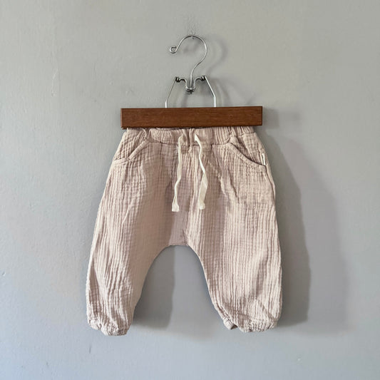 Greige. / Beige muslin pants / 9-12M