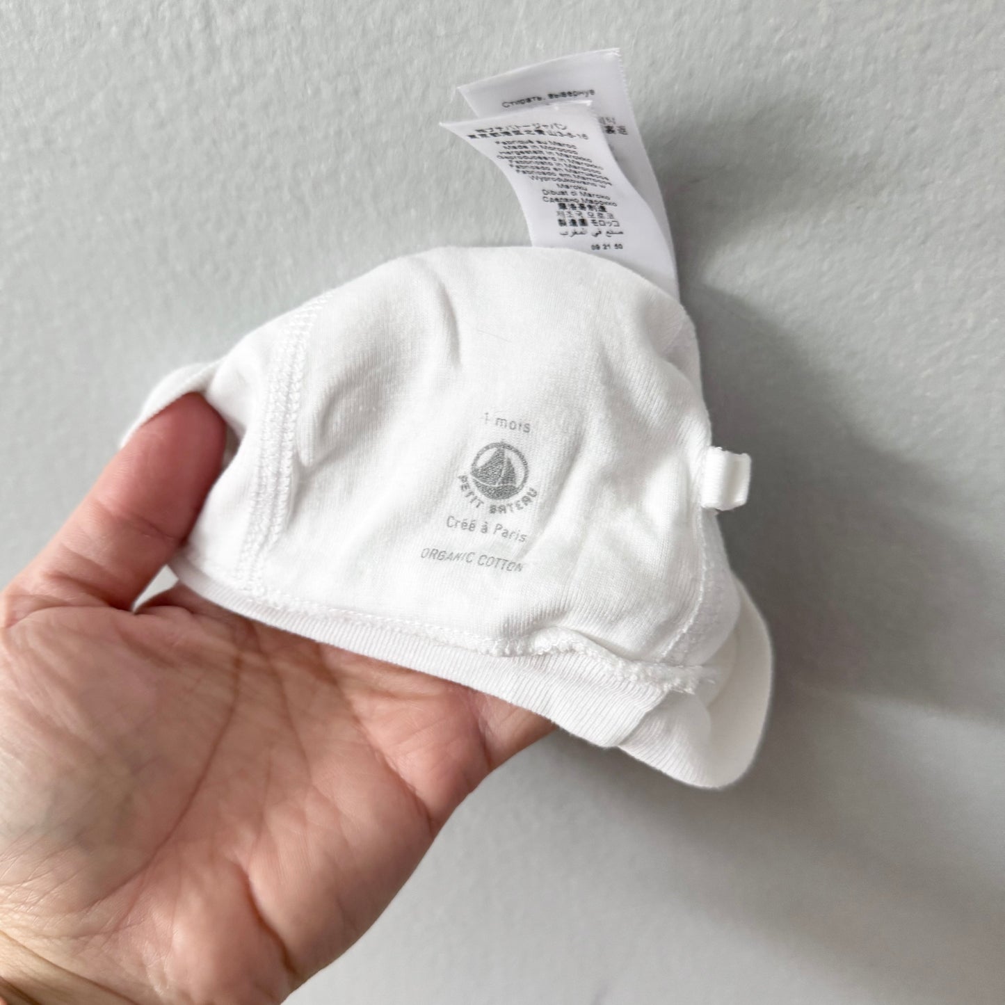 Petit Bateau / Ensemble cache-cœur et bonnet blancs / 1-3M