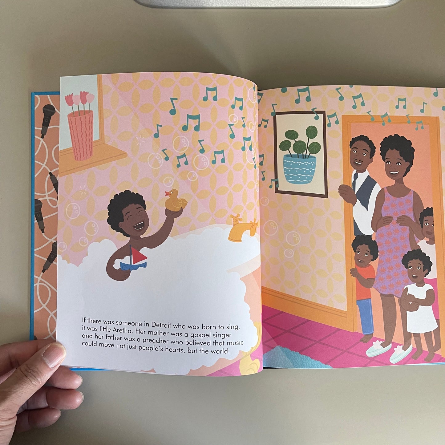 Little People, BIG DREAMS  - Aretha Franklin