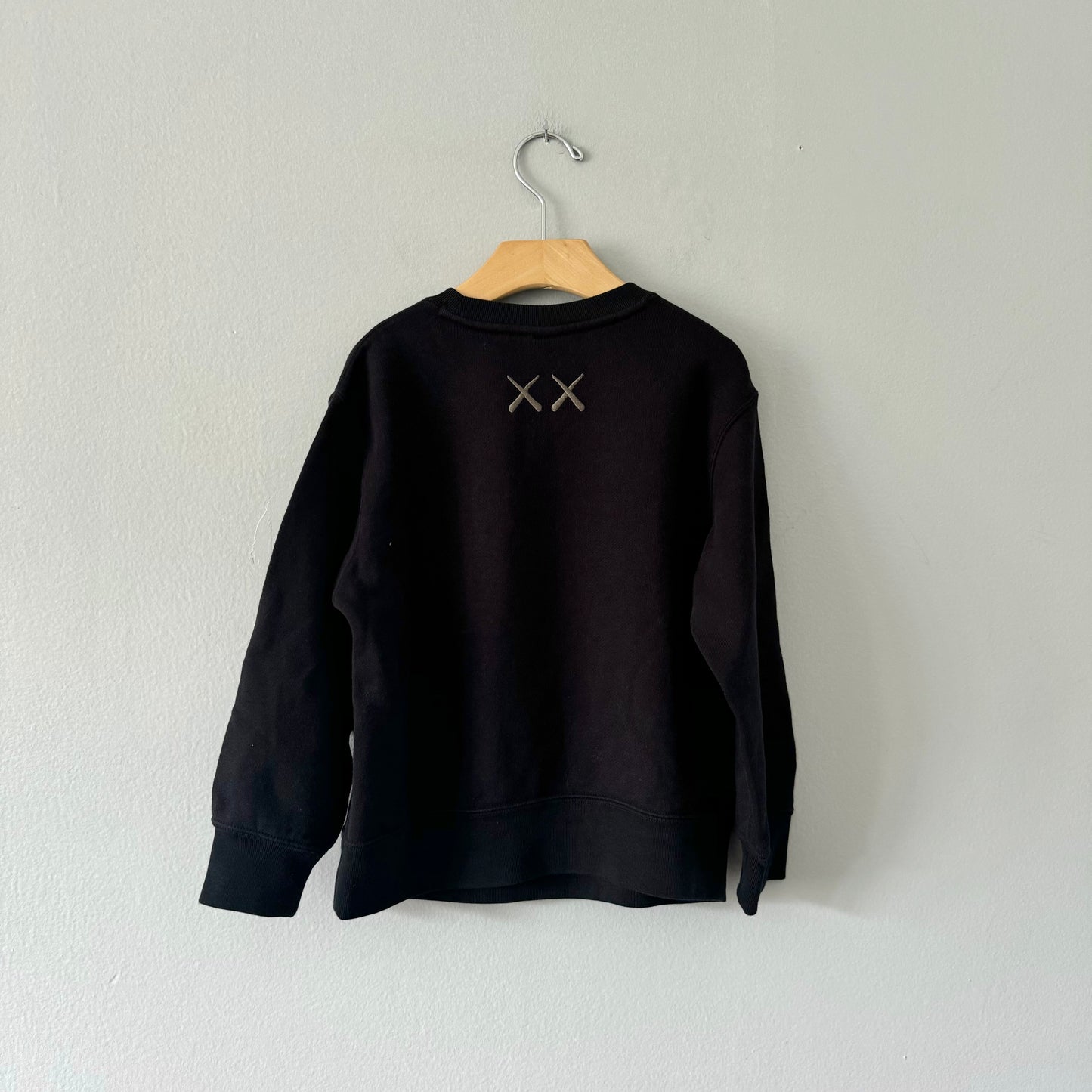 Uniqlo / Kaws sweatshirt / 5-6Y - New with tag