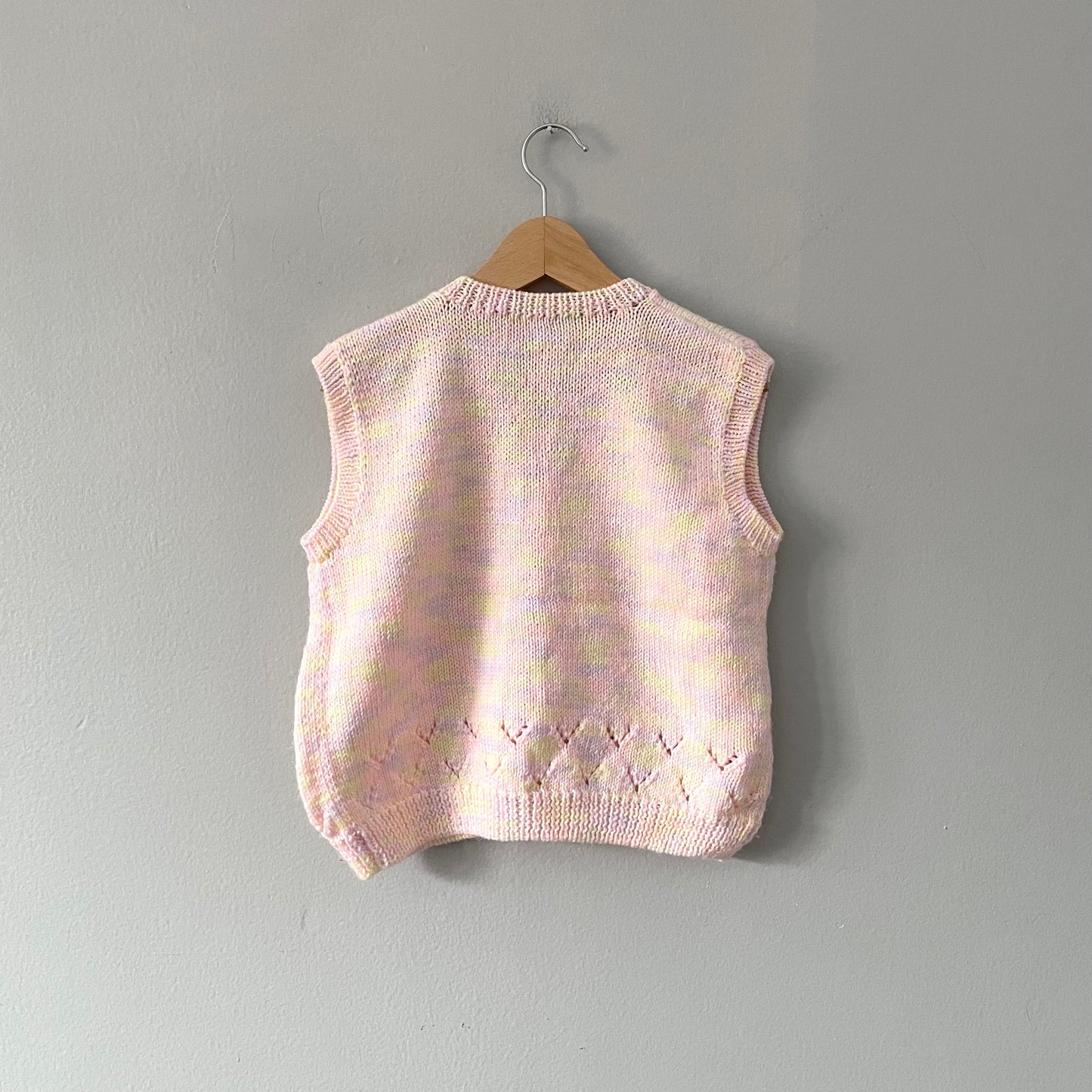 Handmade / Pink knit vest / 3-5Y