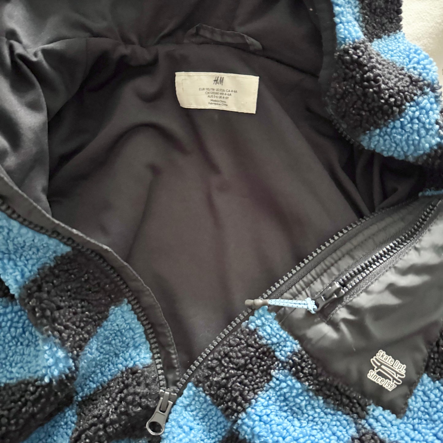 H&M / Blue x black plaid sherpa jacket / 4-6Y