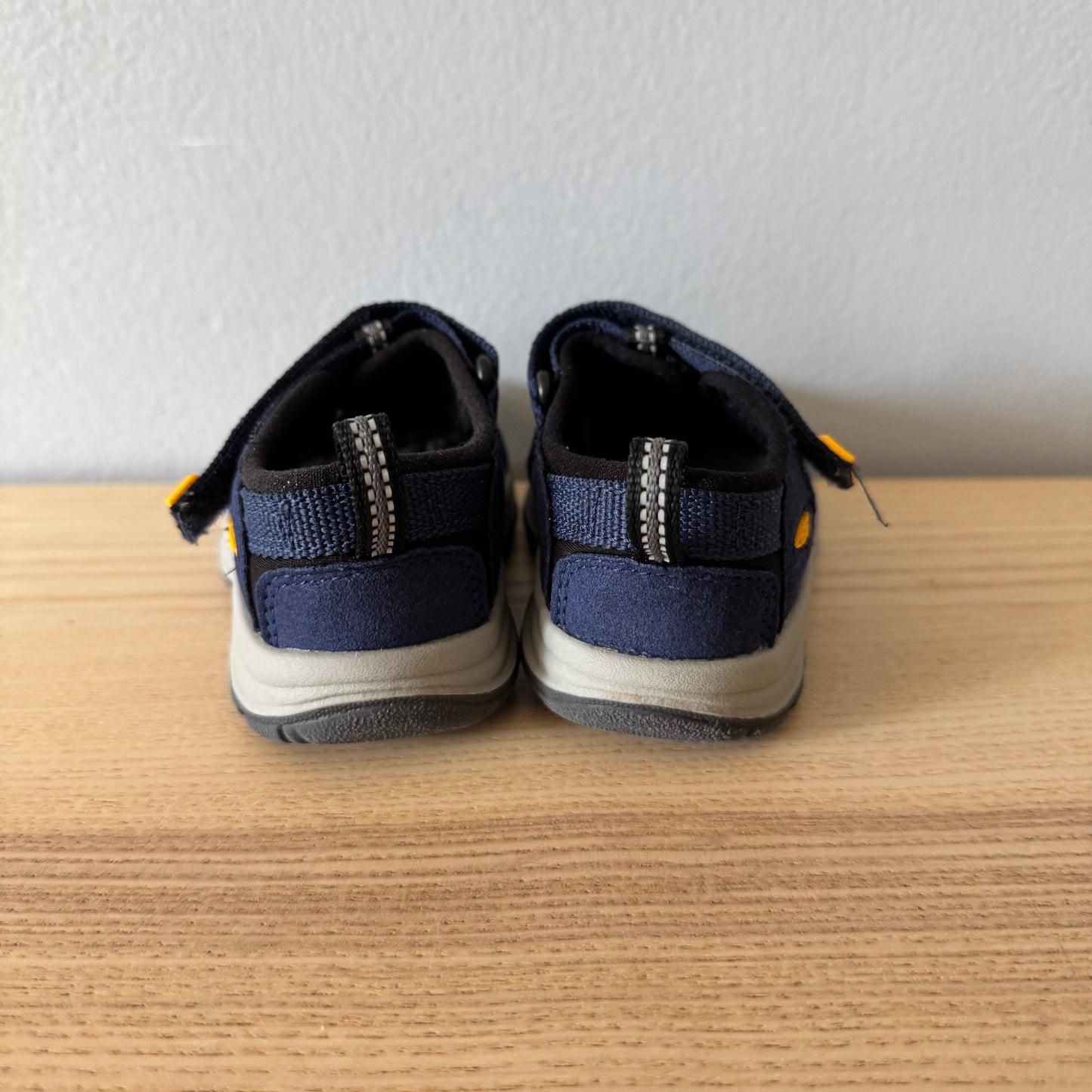 Keen / Sandals / US6