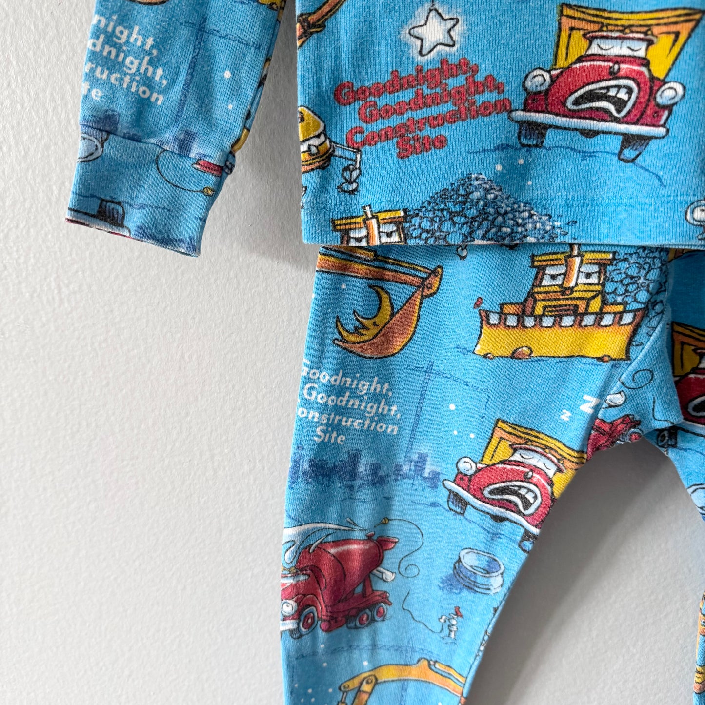 Books to bed	/ Blue truck pajama set / 4Y