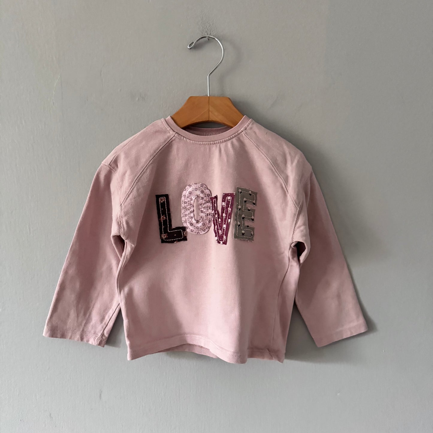Zara / Pink LOVE long sleeve / 4Y