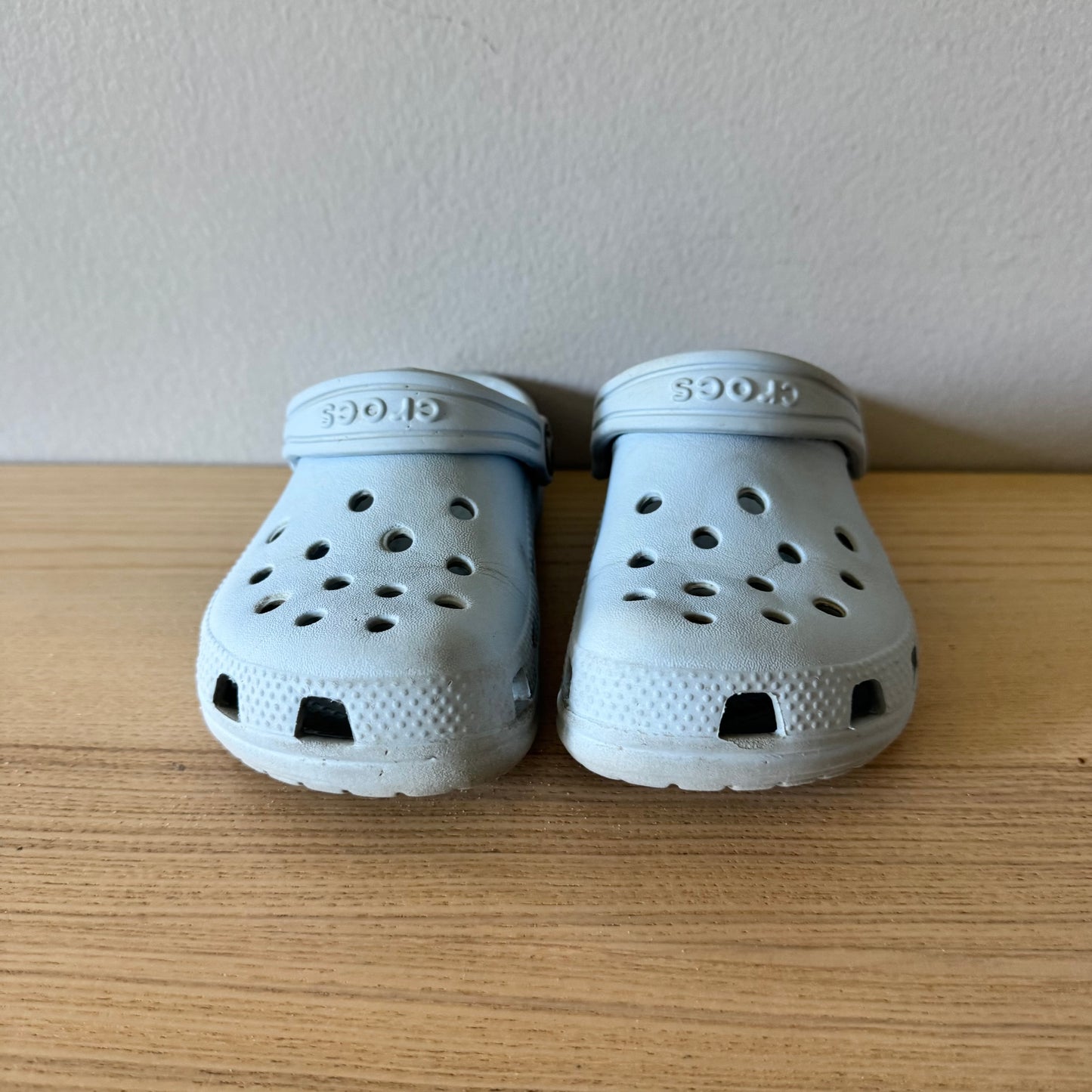 Crocs / Sandals / US12