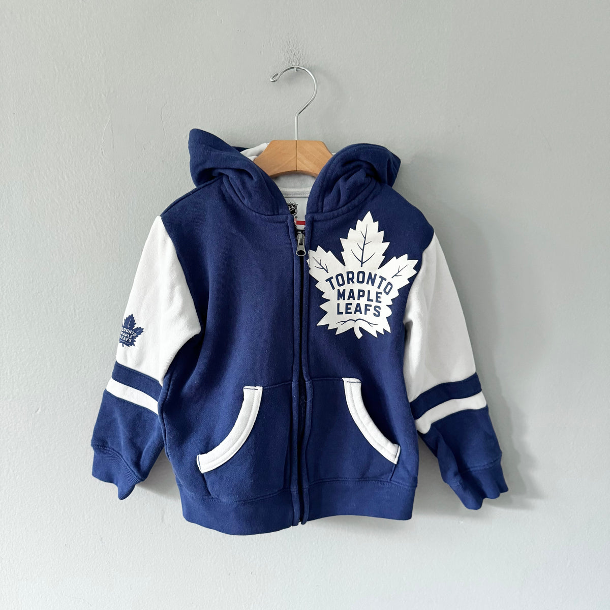 NHL / Toronto Maple Leafs zip up hoodie / 4T