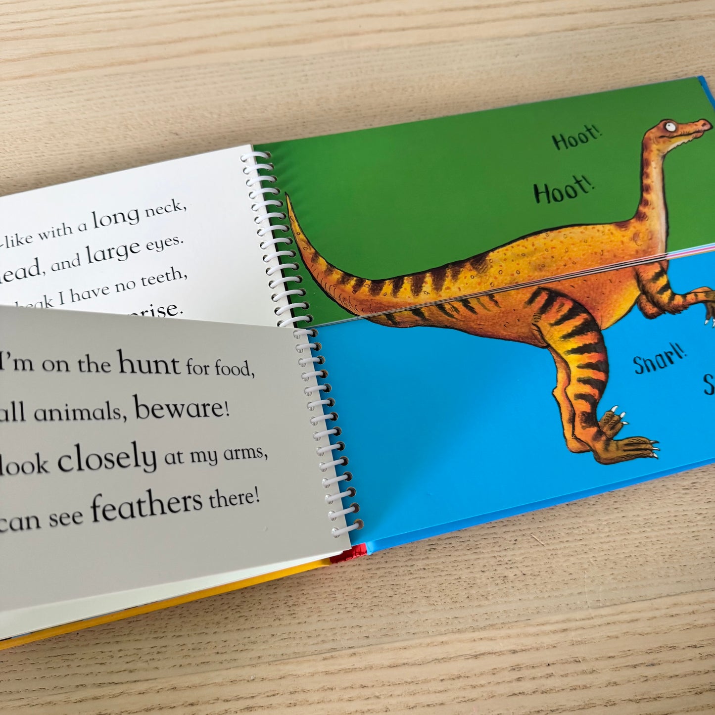 Flip Flap Dinosaurs / Axel Scheffler
