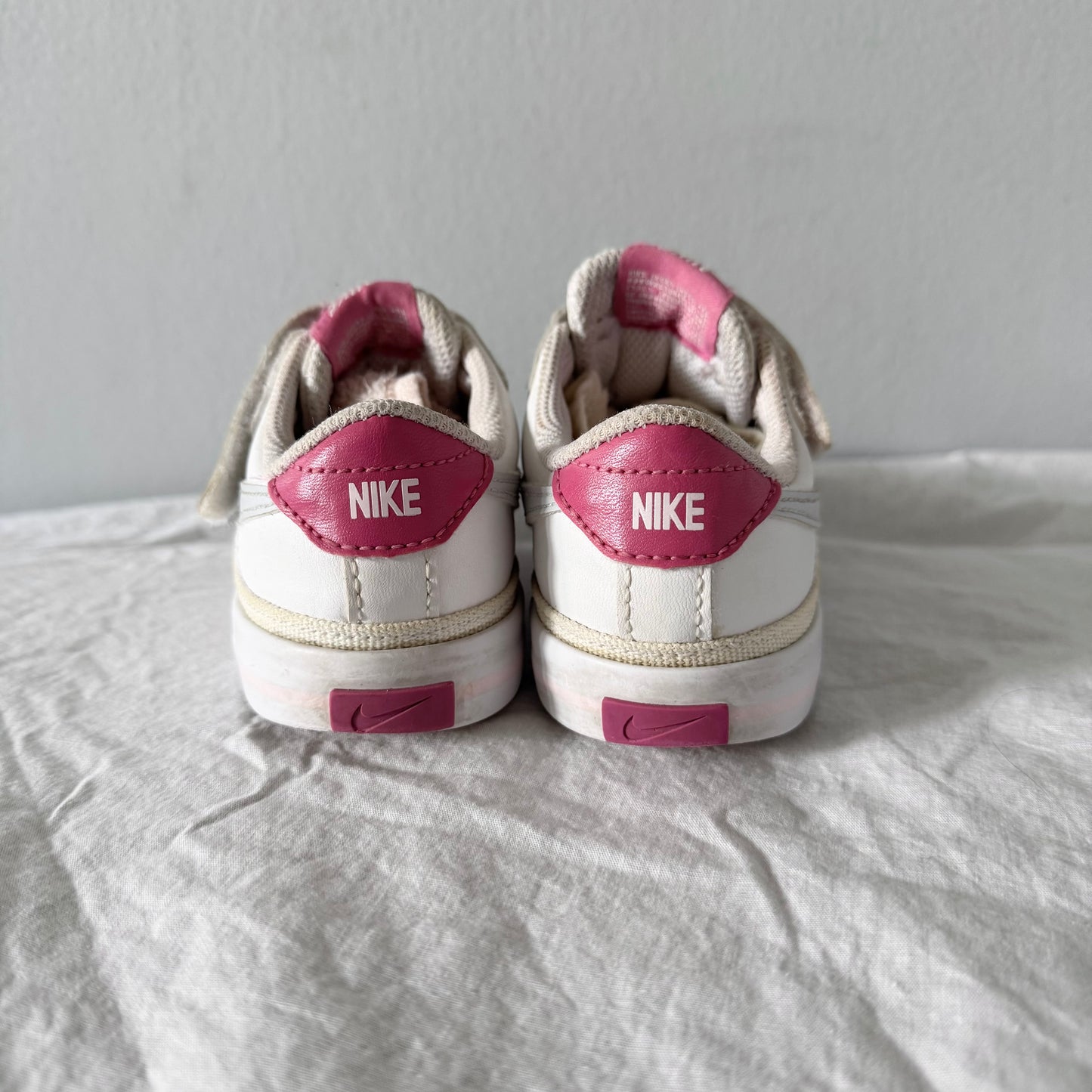 Nike / Running Shoes / US9