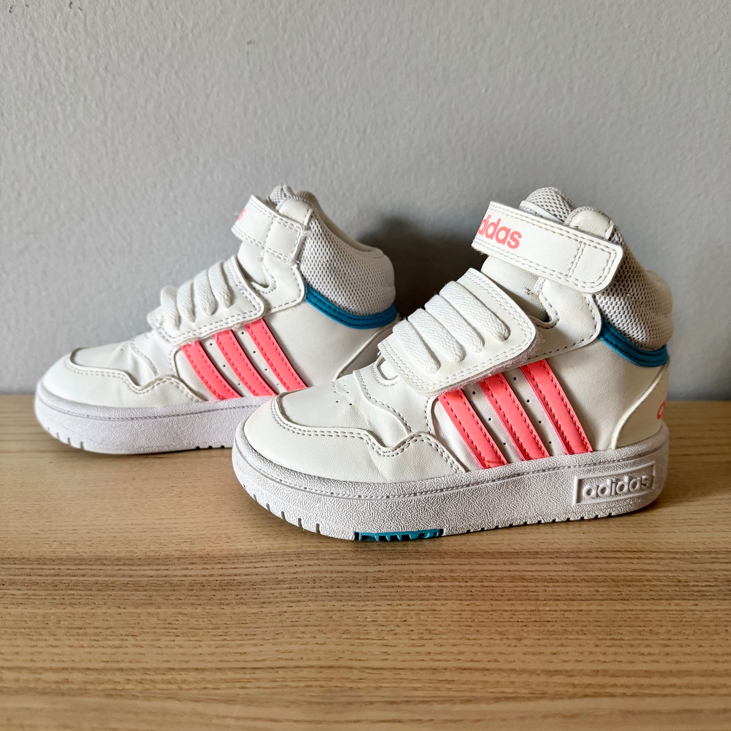 Adidas / Velcro sneaker / US8