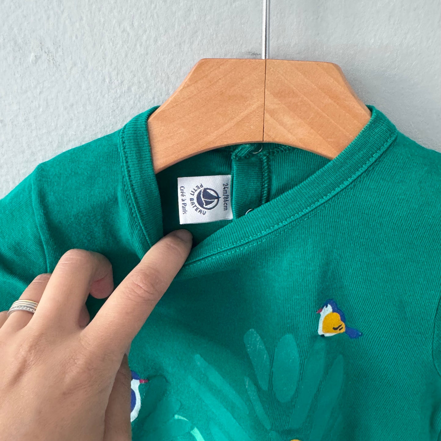 Petit bateau / Green T-shirt / 24M