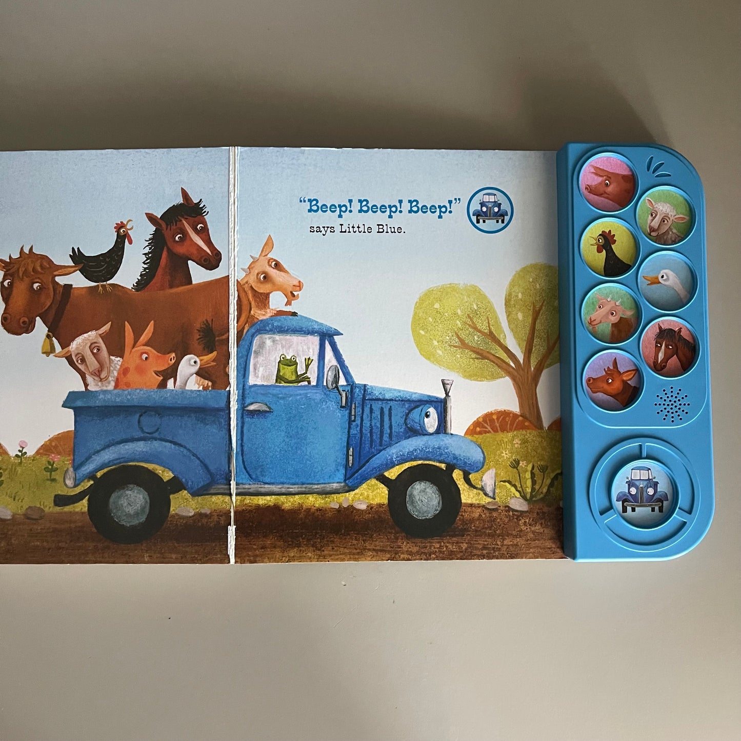 What Do You Say, Little Blue Truck? / Alice Schertle