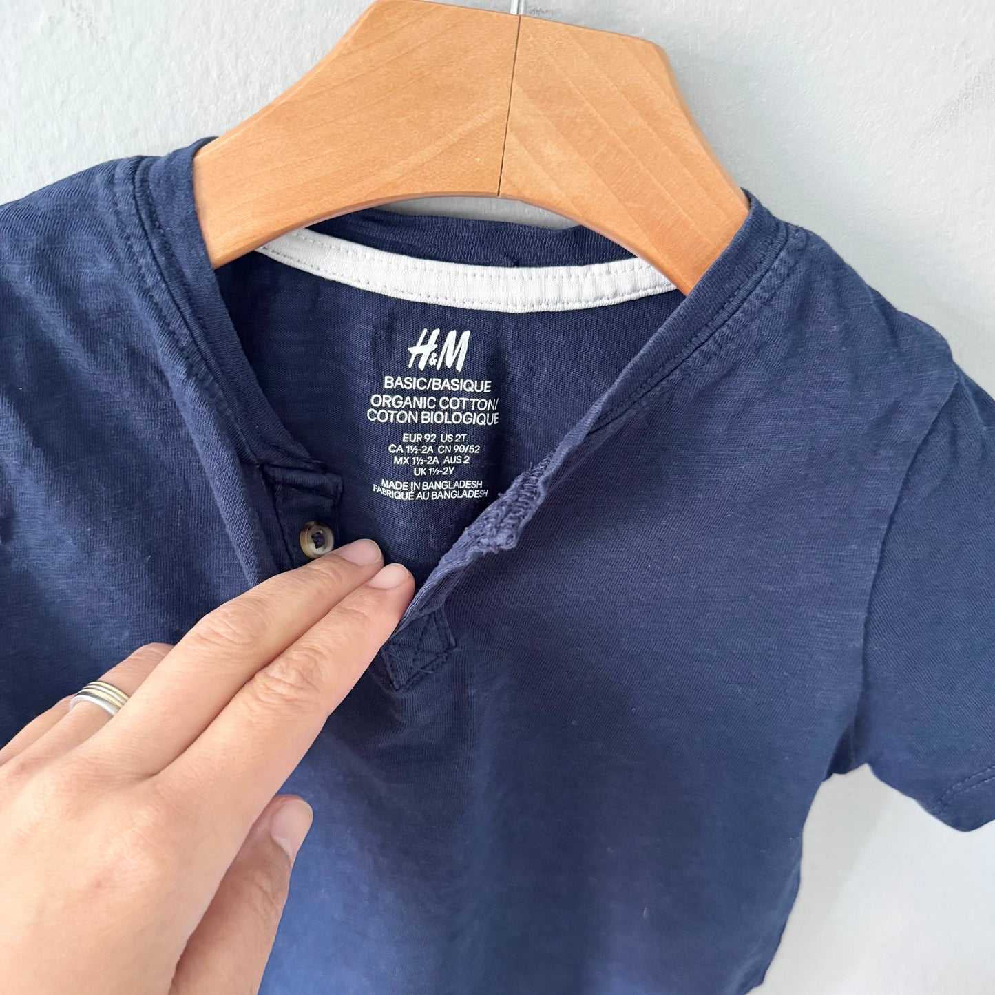 H&M / Navy t-shirt / 18-24M