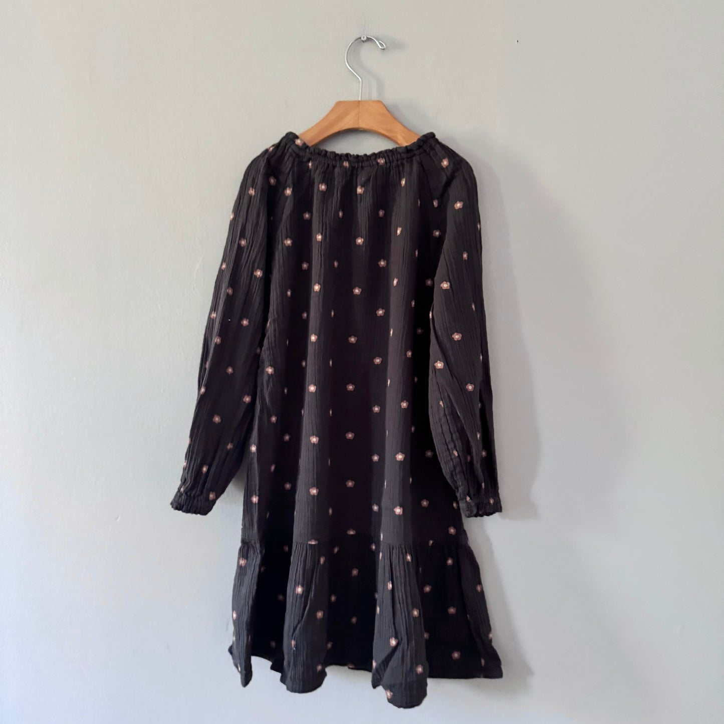 H&M / Dark grey x flower muslin dress / 8-9Y