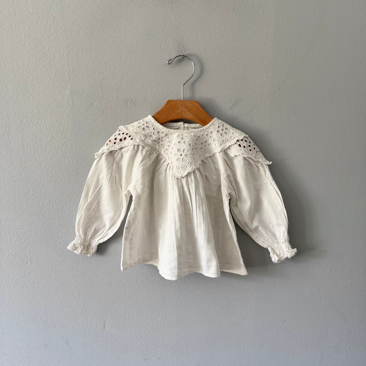 Zara / White long sleeve blouse / 9-12M