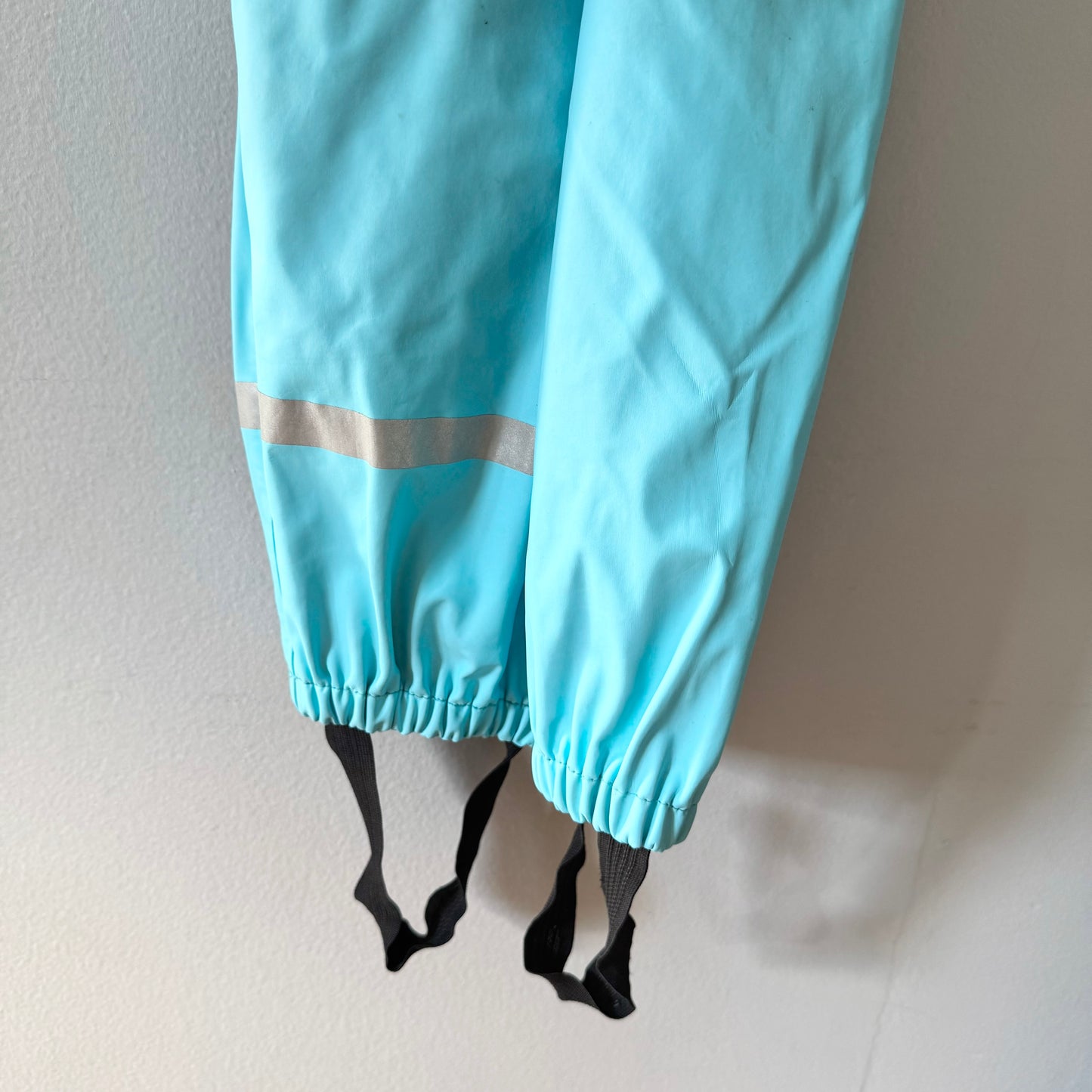 H&M / Light blue rain pants with strap / 4-6Y