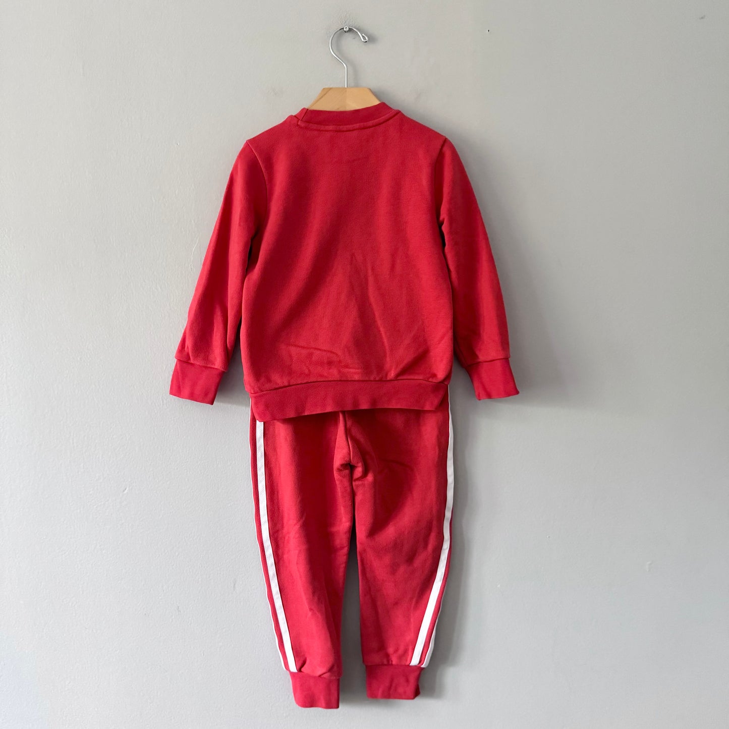 Adidas / Red crew top & pants set / 4-5Y