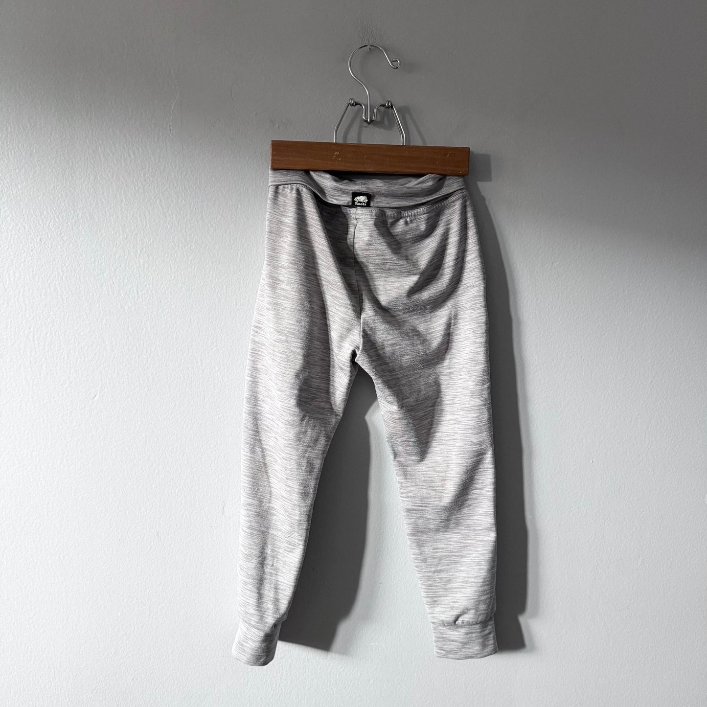 Roots / Light grey active pants / 4T