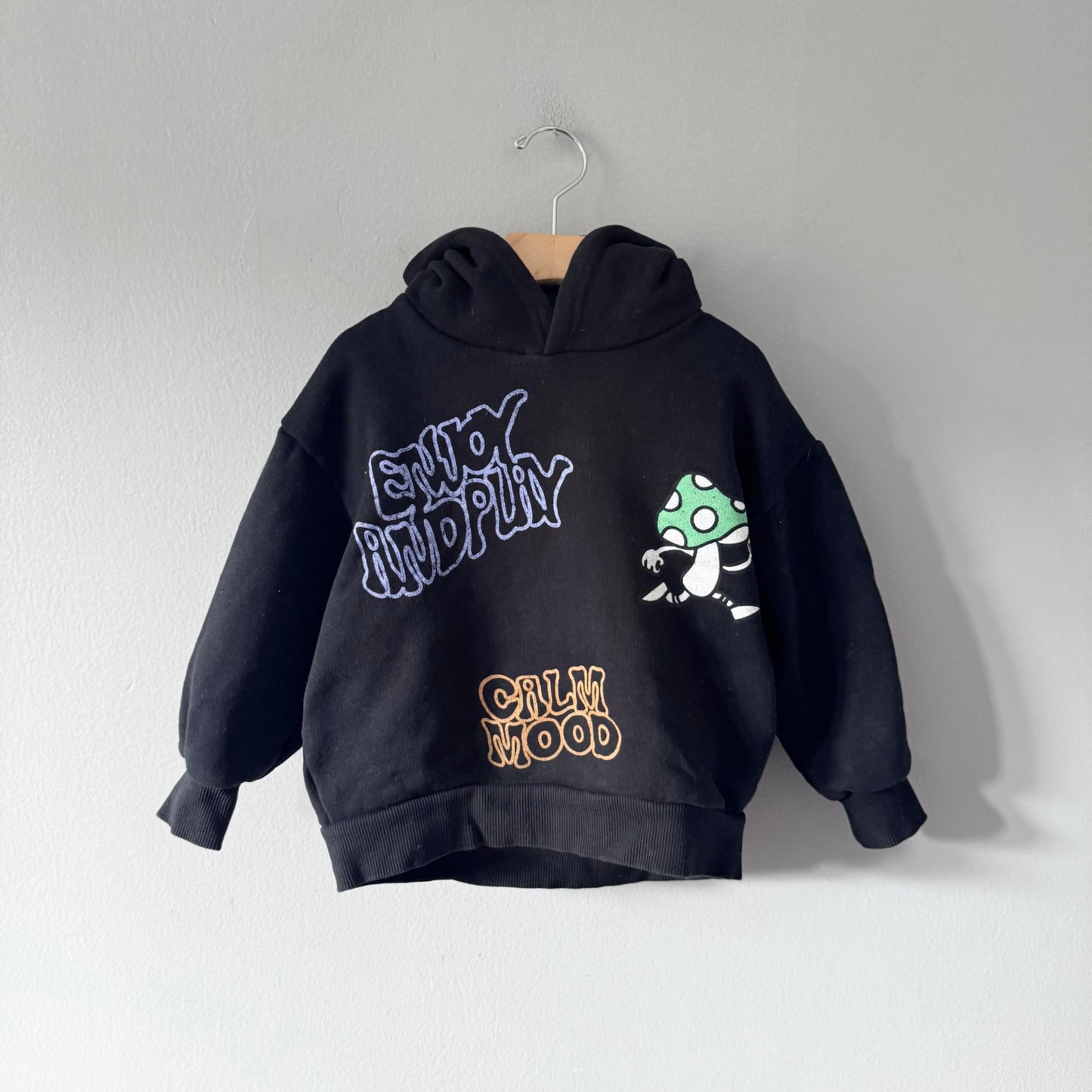 Zara / Black x mushroom hoodie / 6-7Y
