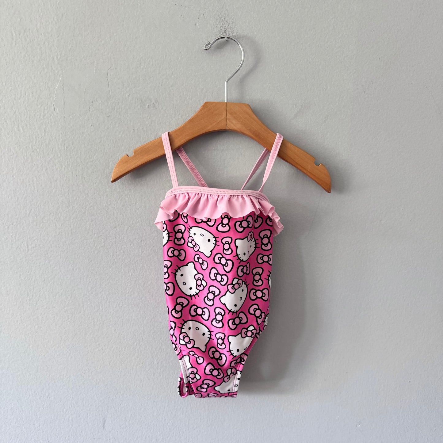 Hello Kitty / Pink swimwear / 18M