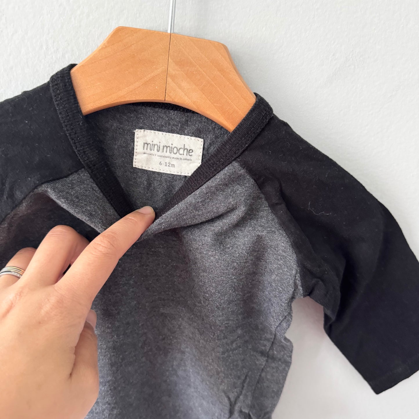 Mini mioche / Black grey raglan shirt / 6-12M