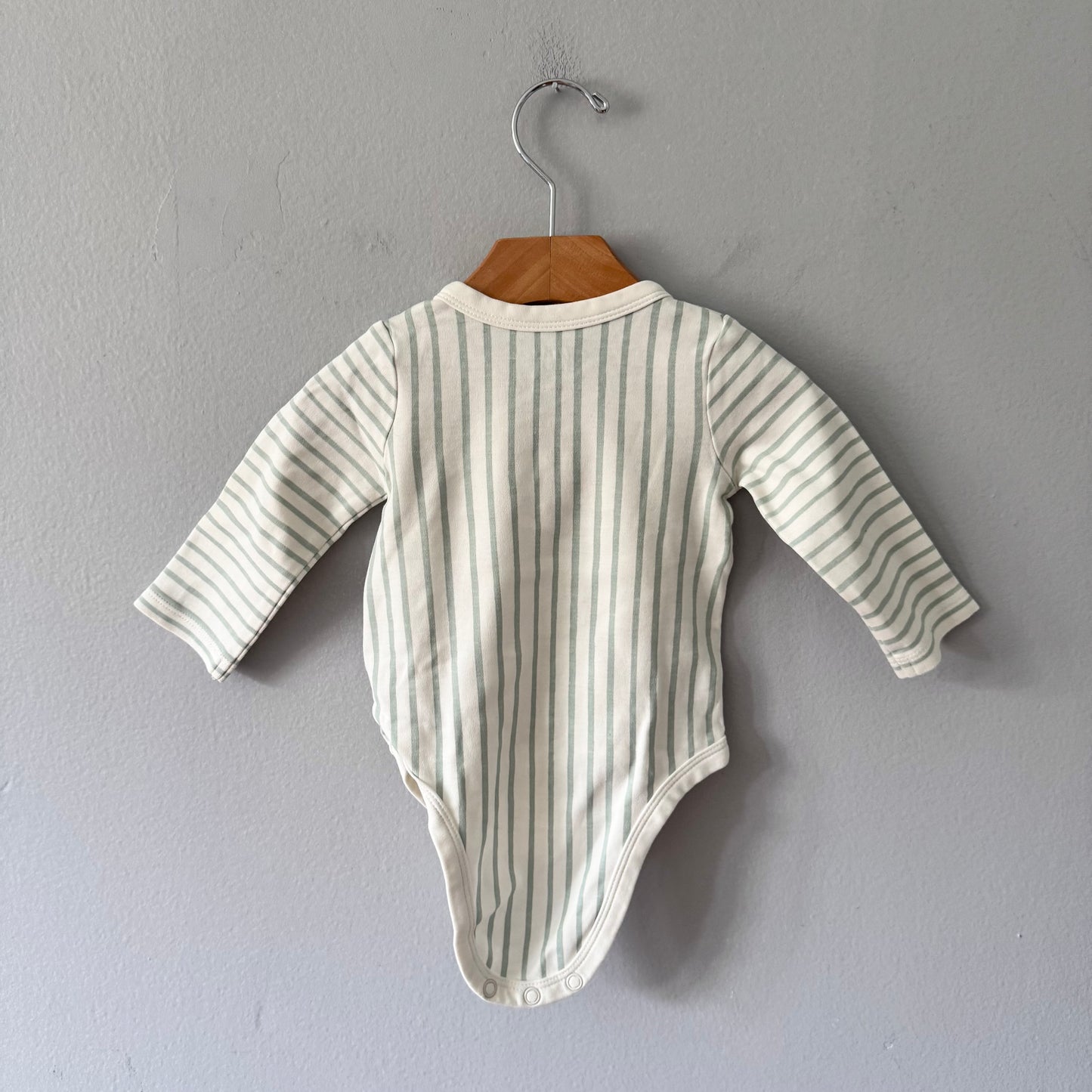 Pehr / White blue stripe onesie / 3-6M