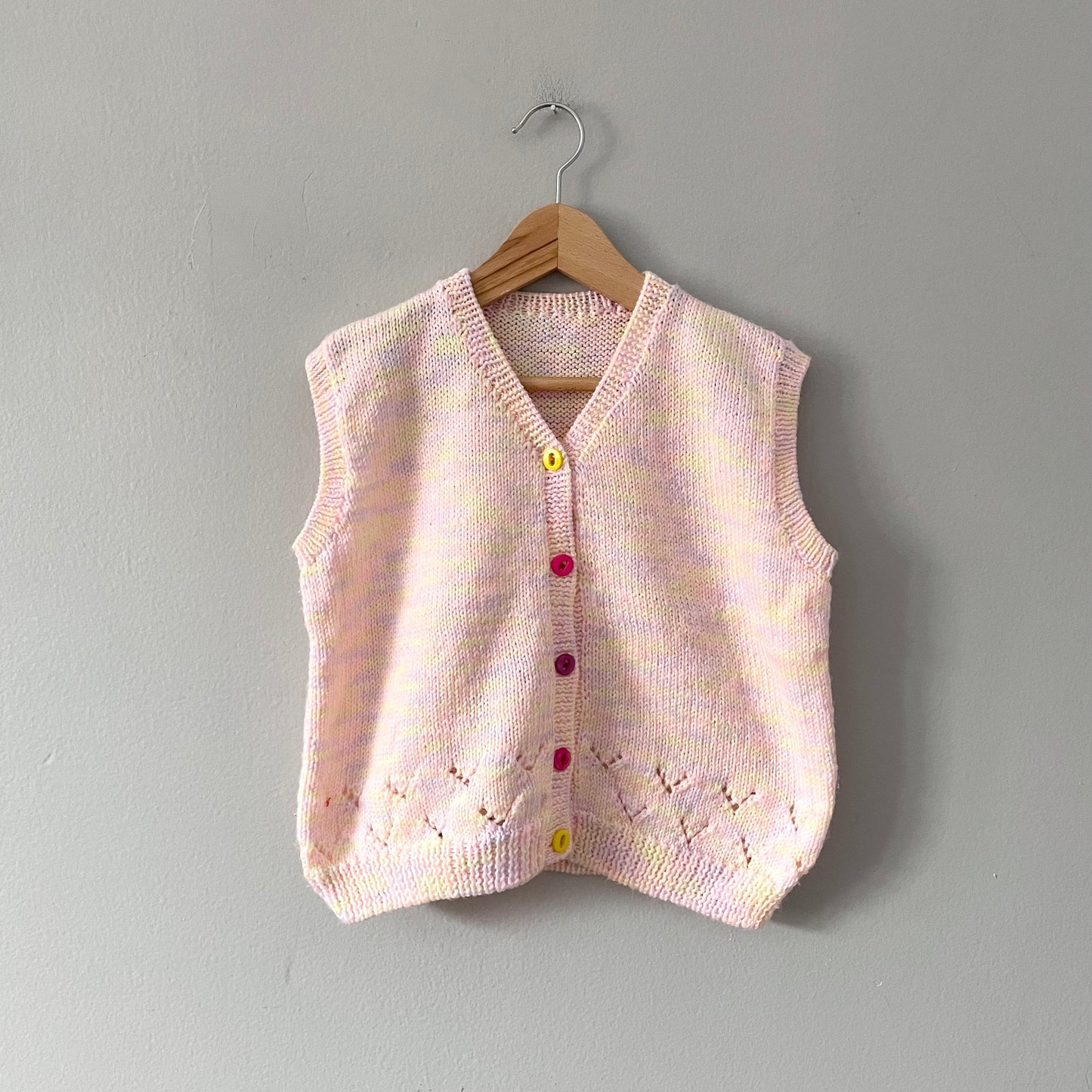 Handmade / Pink knit vest / 3-5Y