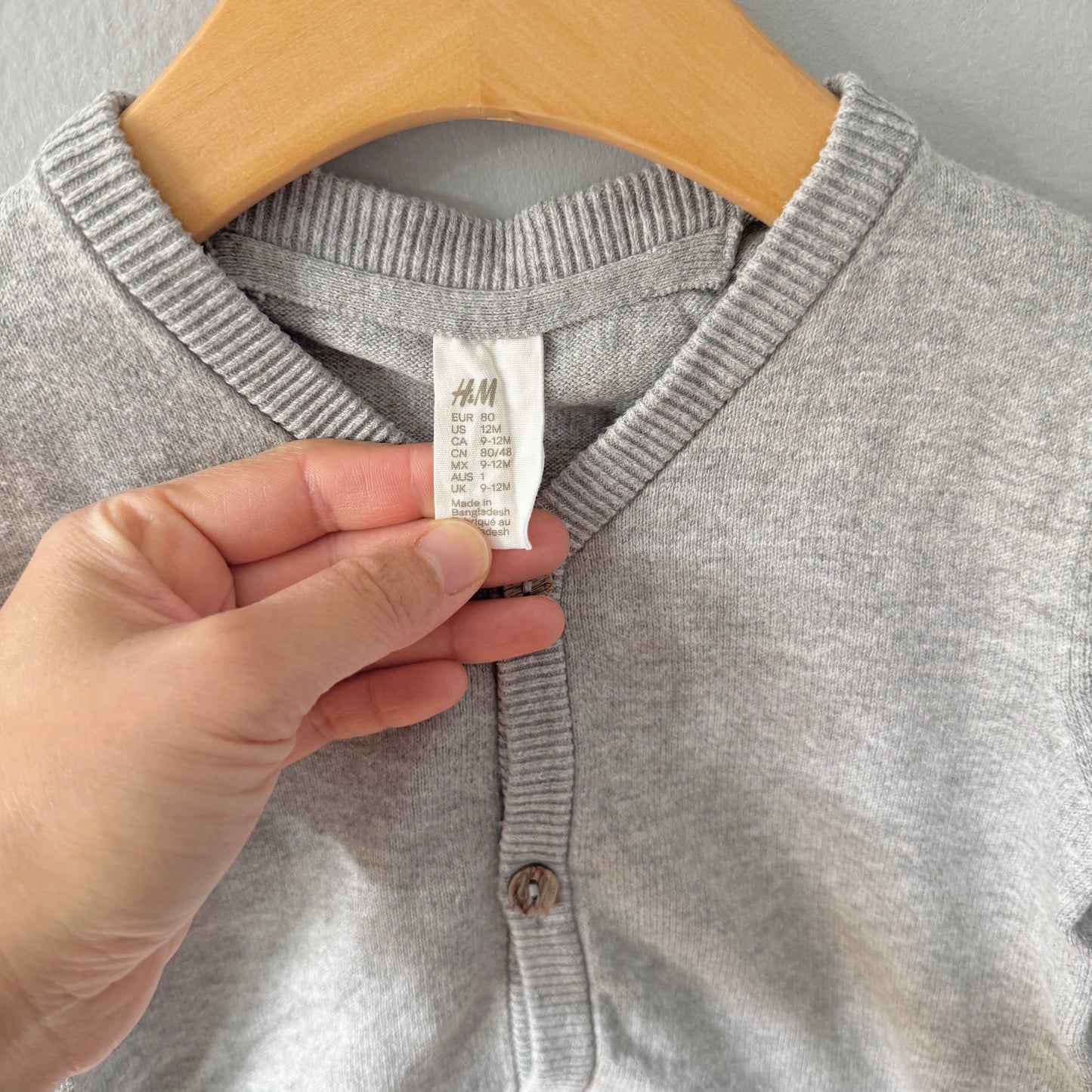 H&M / Light grey cotton cardigan / 9-12M