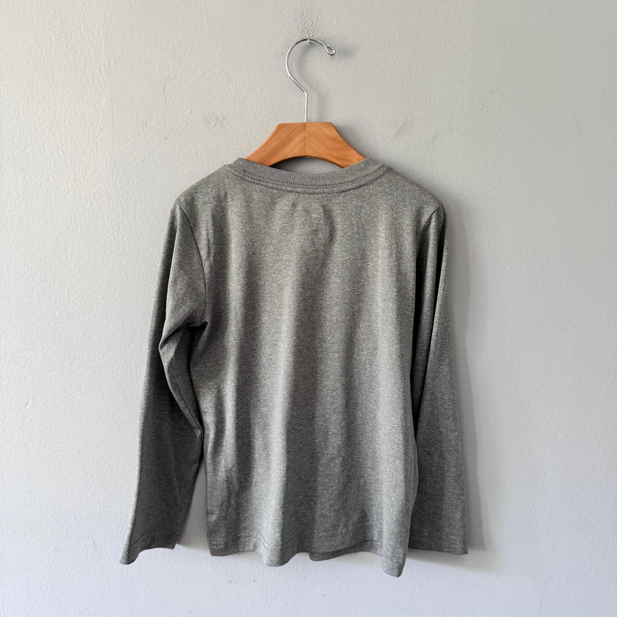 Nike / Grey x red logo active long sleeve / 6Y