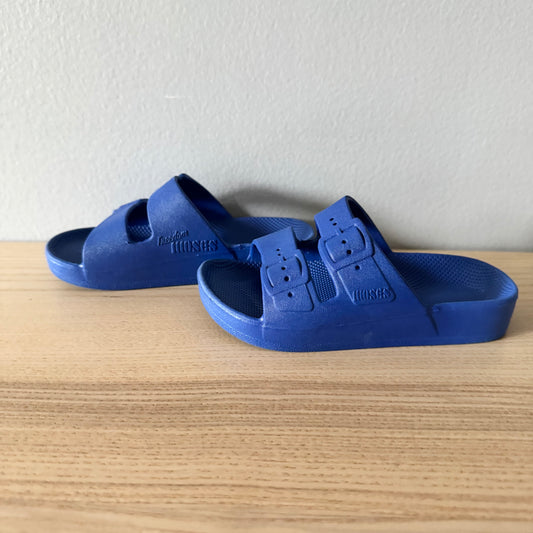 Freedom Moses / Blue sandals / 24-25(US6-7)