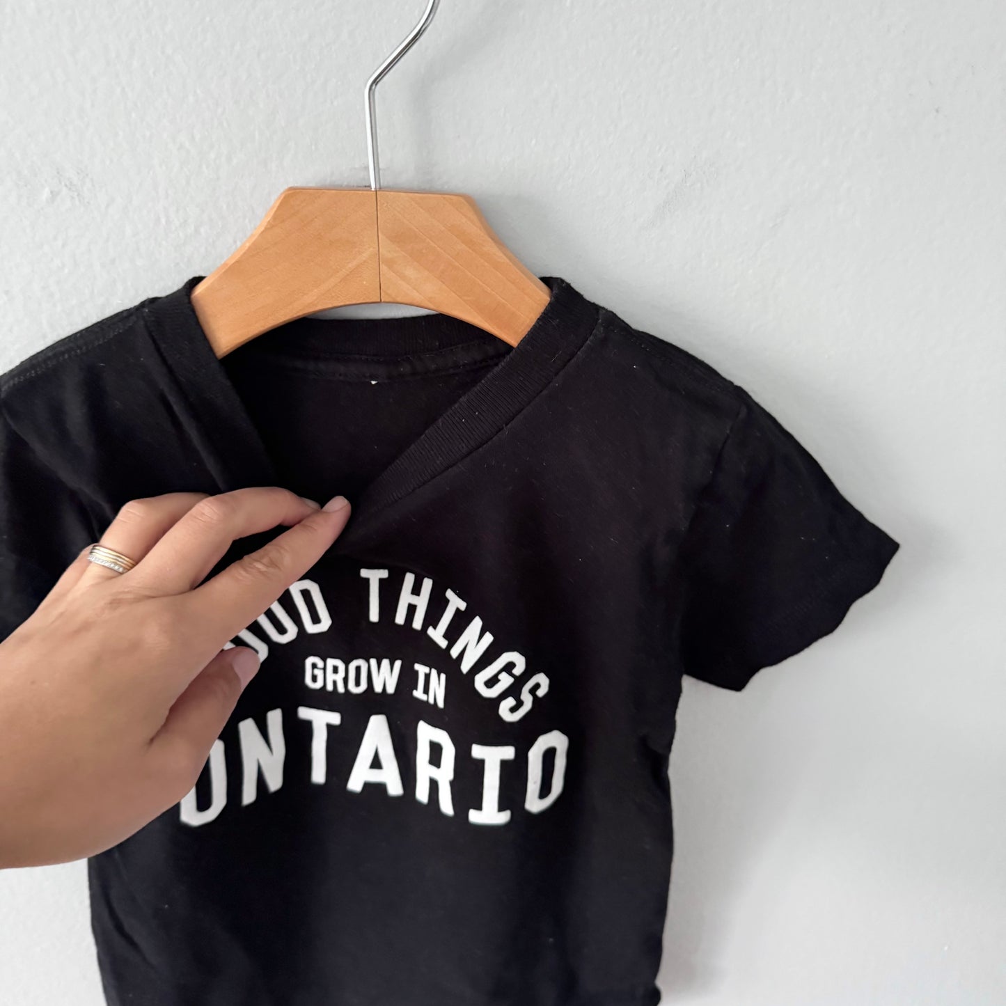 No brand / Good things grow in Ontario / 2T