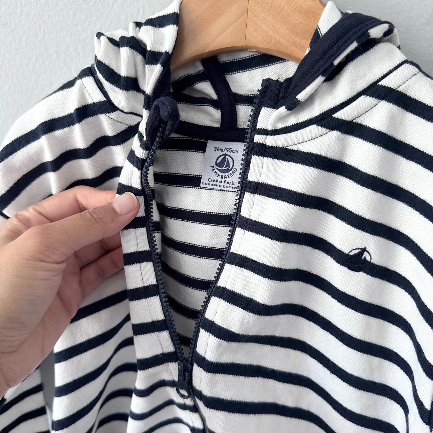 Petit Bateau / White navy stripe hoodie / 36M
