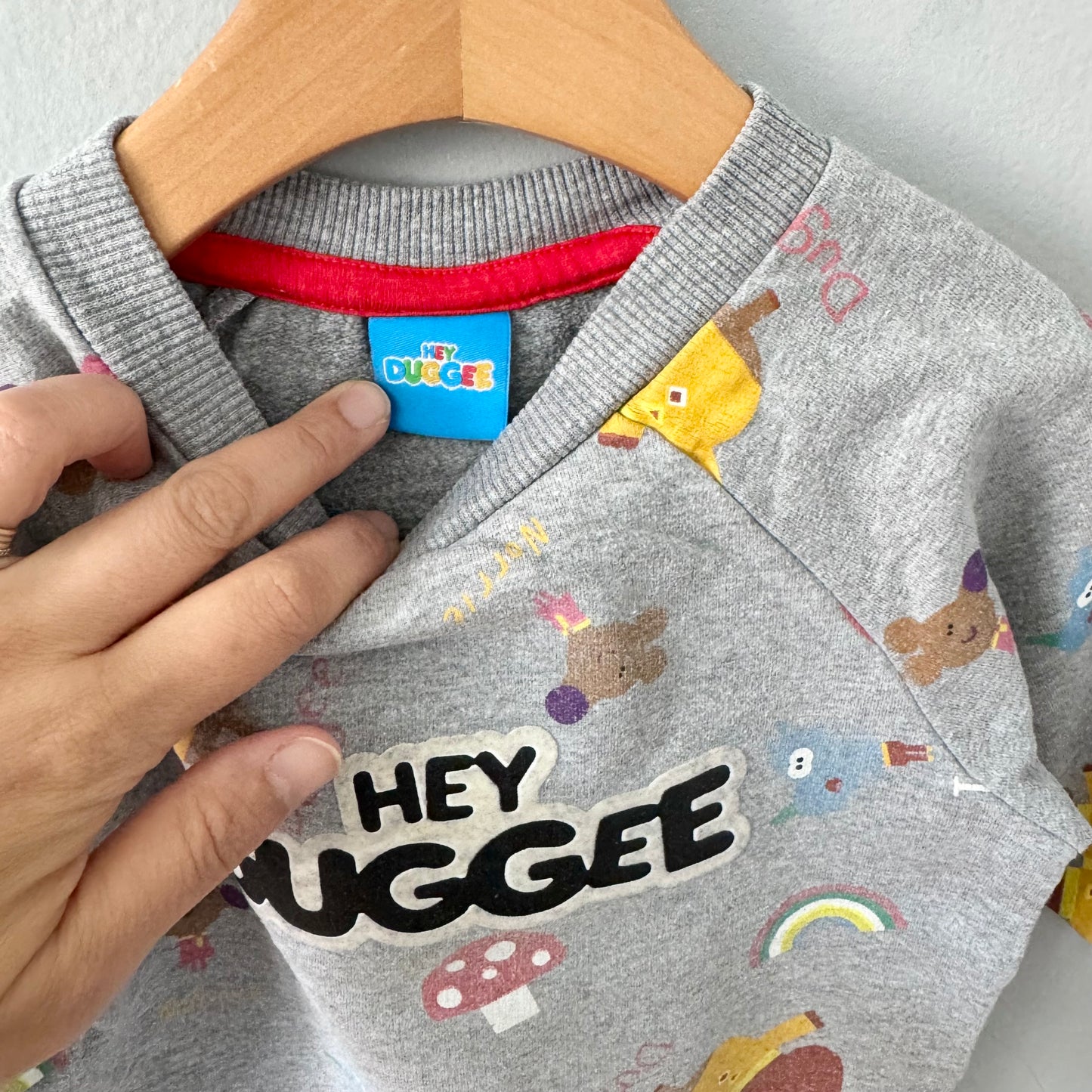 Hey Duggee / Light grey sweatshirt / 18M