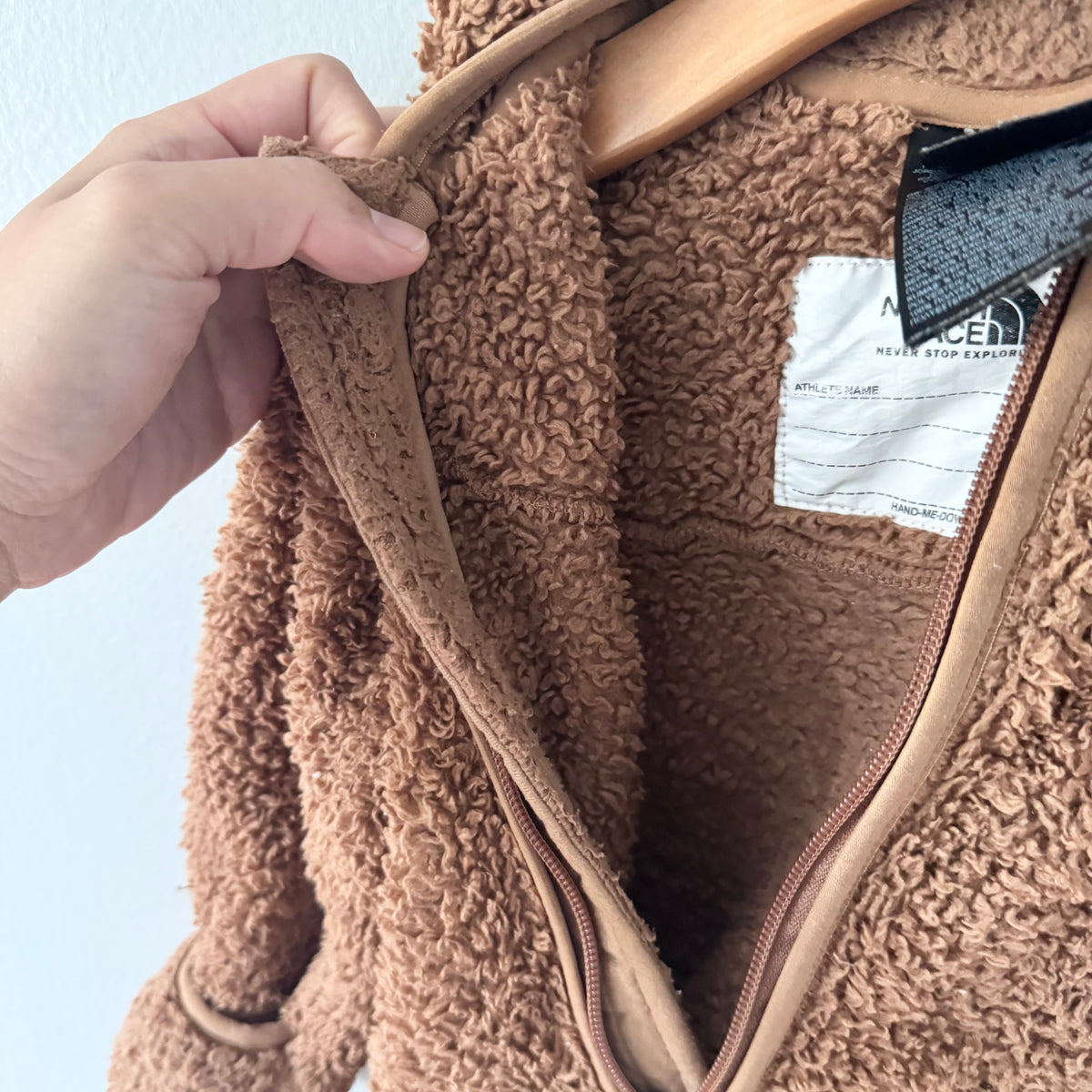 The North Face / Brown sherpa bunting / 6-12M