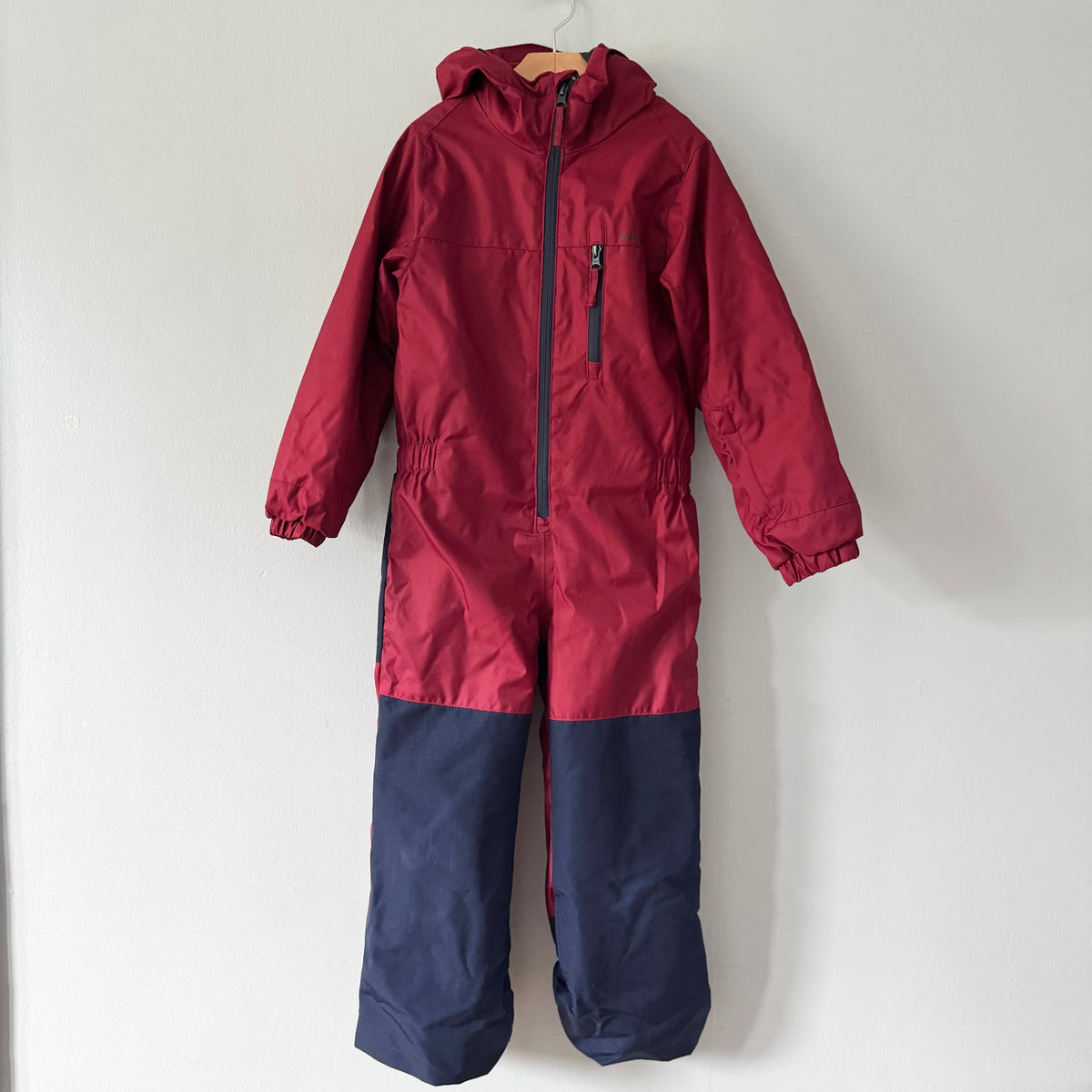 Wedze / Red x navy snowsuit / 6Y