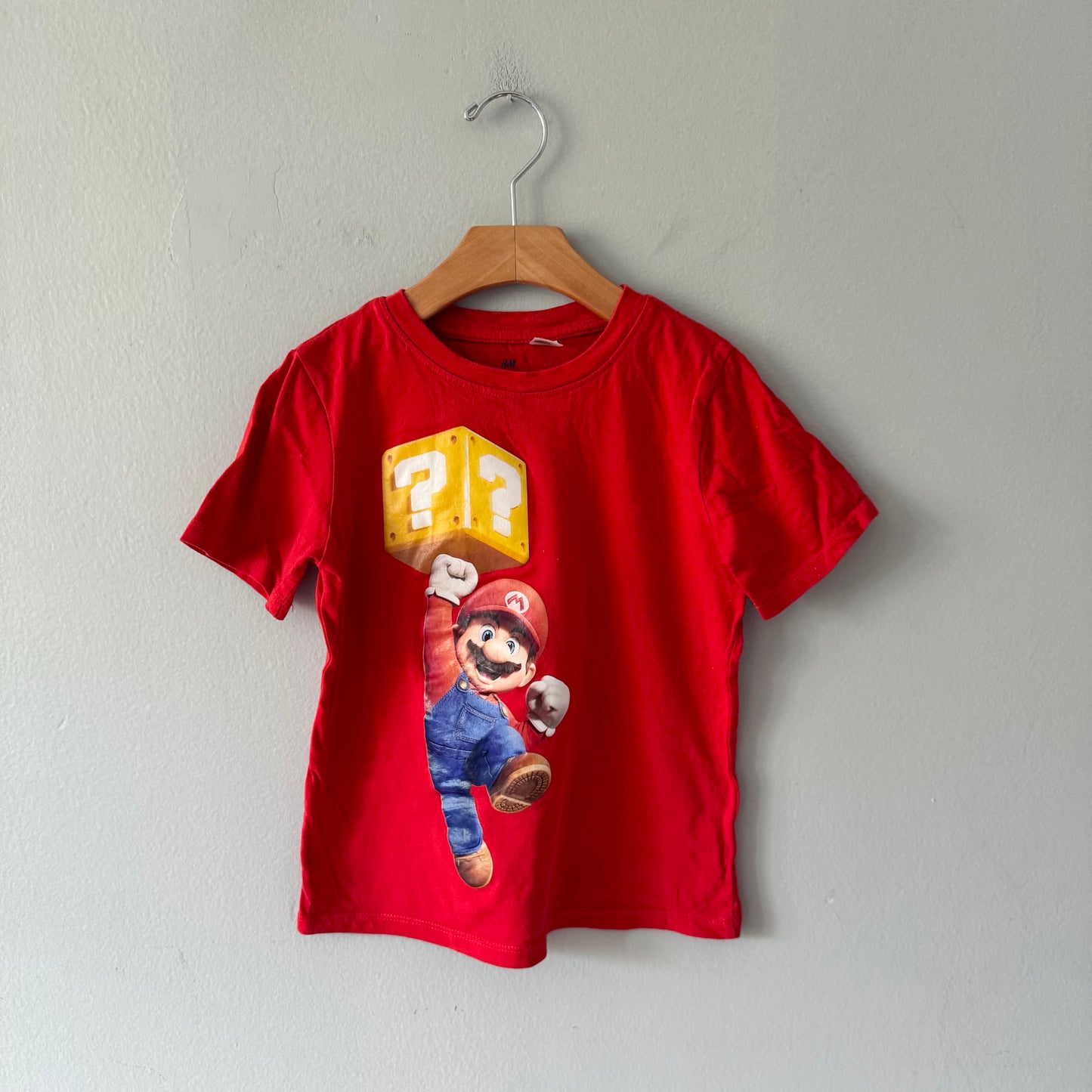 H&M / Red Mario T-shirt / 6-8Y